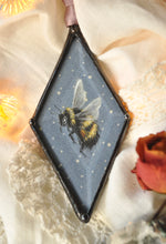 Load image into Gallery viewer, Bee Diamond Ornament
