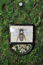 Load image into Gallery viewer, Bee + Wild Carrot Ornament