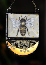 Load image into Gallery viewer, Bee + Wild Carrot Ornament