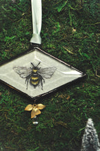 Load image into Gallery viewer, Bee + Leaf Ornament
