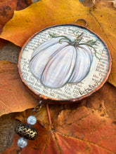 Load image into Gallery viewer, White Pumpkin + Cosmos Chain