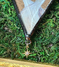 Load image into Gallery viewer, Swan Couple Ornament