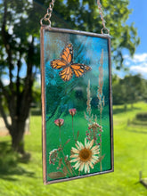 Load image into Gallery viewer, Monarch + Daisy