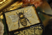 Load image into Gallery viewer, Bee + Wild Carrot Ornament
