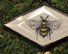 Load image into Gallery viewer, Bee + Leaf Ornament
