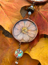 Load image into Gallery viewer, White Pumpkin + Cosmos Chain
