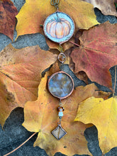 Load image into Gallery viewer, Orange Pumpkin + Leaf Chain
