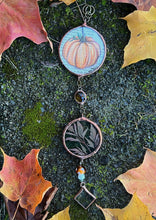 Load image into Gallery viewer, Orange Pumpkin + Leaf Chain
