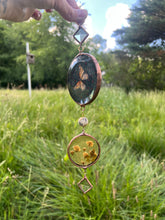 Load image into Gallery viewer, Monarch + Rosebud Chain
