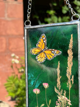 Load image into Gallery viewer, Monarch + Daisy
