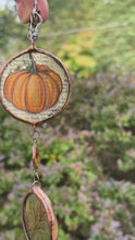 Load and play video in Gallery viewer, Orange Pumpkin + Leaf Chain
